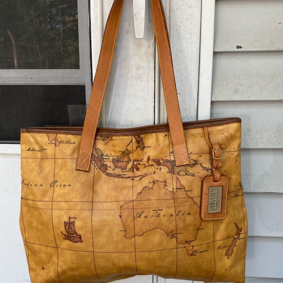 Authentic Alviero Martini - Picture 1 of 13